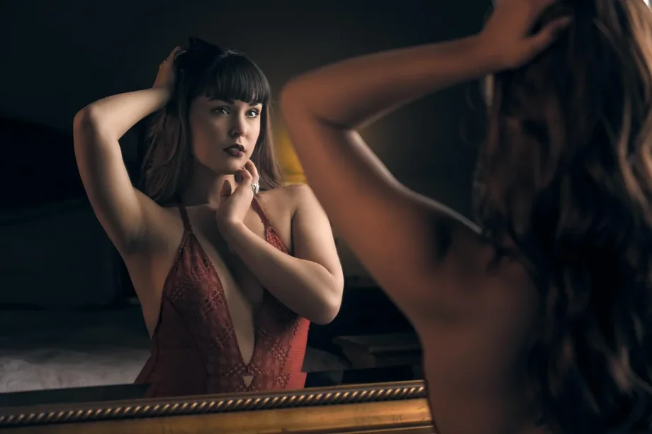 Non-nude mirror portrait sample for modeling and creator sites